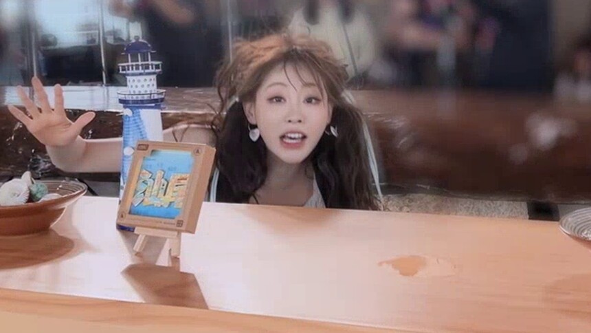 祝绪丹被抓拍张张有戏