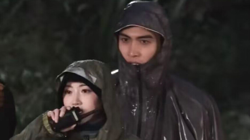 景甜张彬彬《龙骨焚箱》雨夜路透 默契相伴共赴探险终章