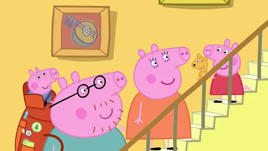 猪爸爸哄佩奇爬楼梯，安排“侦查员”身份超机智