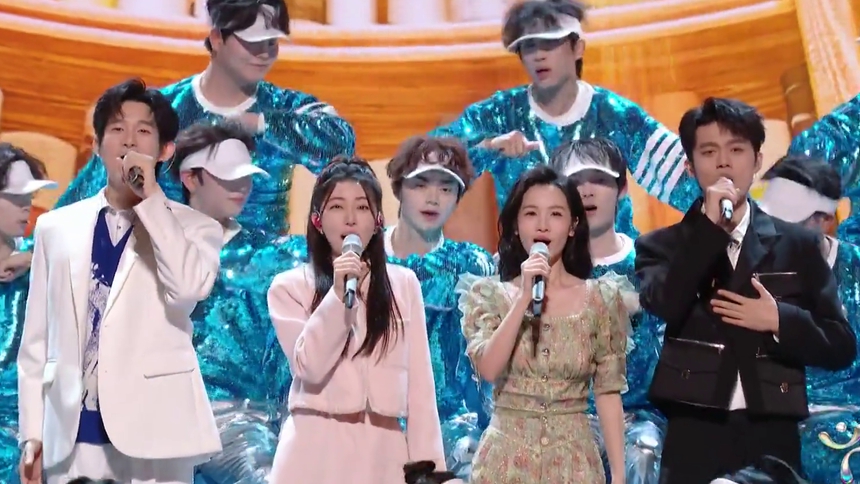 《声名远扬》选手危晋宇张璐涵谢睿苏杭演唱《听妈妈讲那过去的事情》