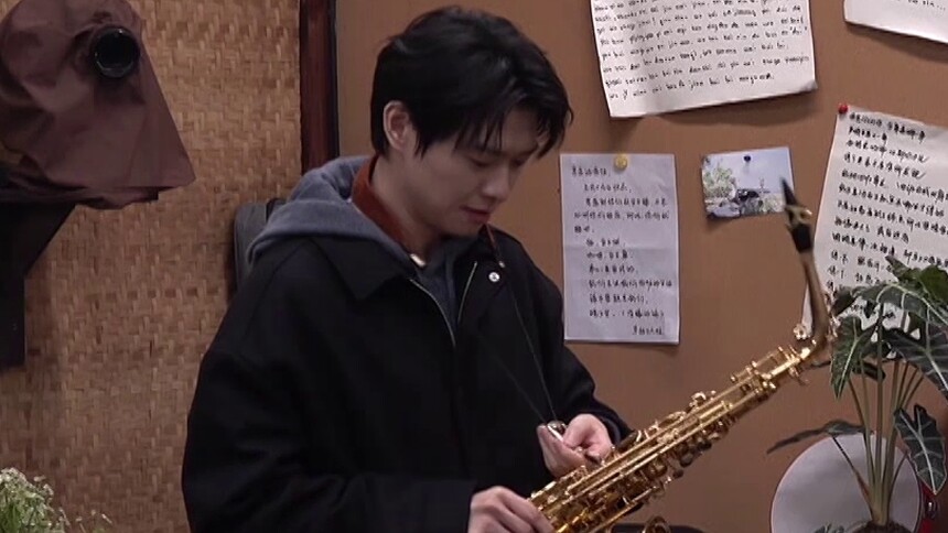 《向往的生活-戏如人生》超长花絮：原来魏大勋小时候学过萨克斯