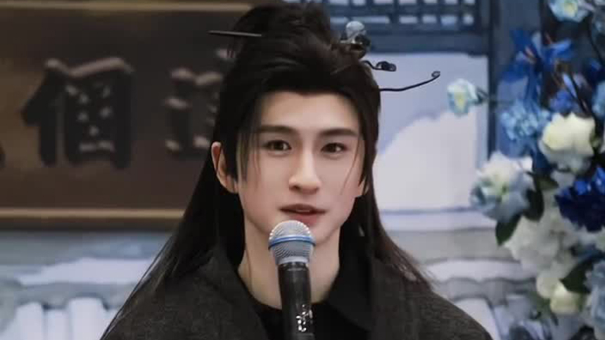 张云龙新剧《来战》正式杀青 与剧迷互动亲和力十足