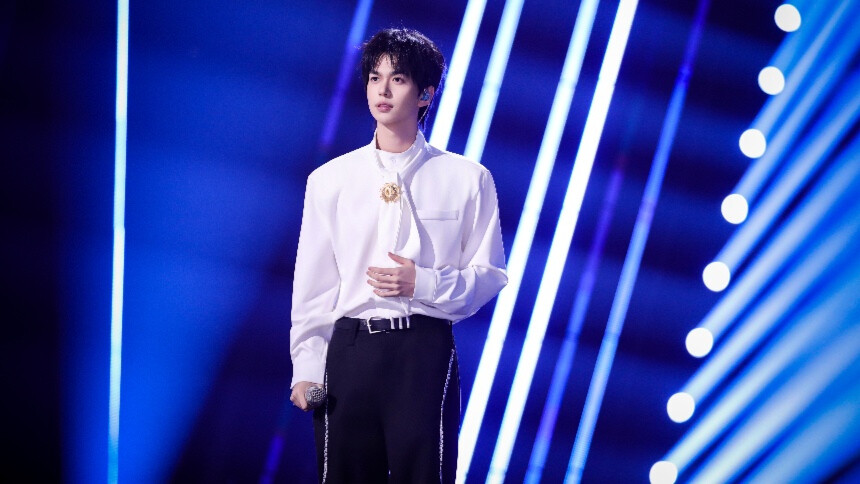 纯享：正面开大郑云龙？魏忠杰版《就在这瞬间》狂秀高难技巧