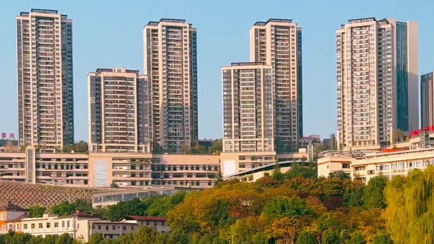 秀我中国｜重庆万州：“高峡平湖”畔的五彩冬天
