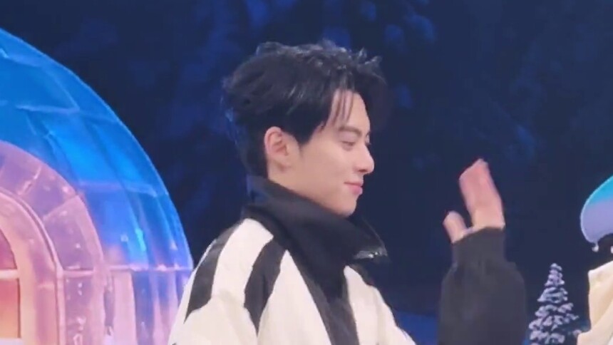 好抽象！王鹤棣学企鹅舞来了