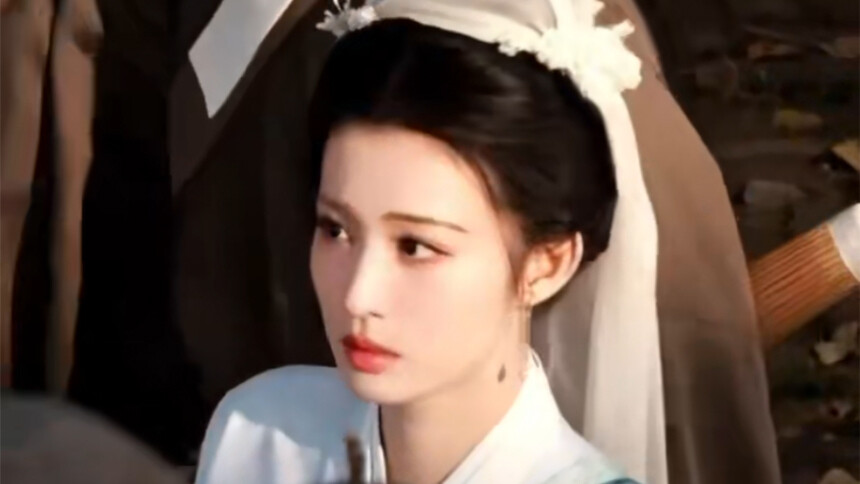 王楚然《明月录》古装路透 素雅造型尽显温婉忧思