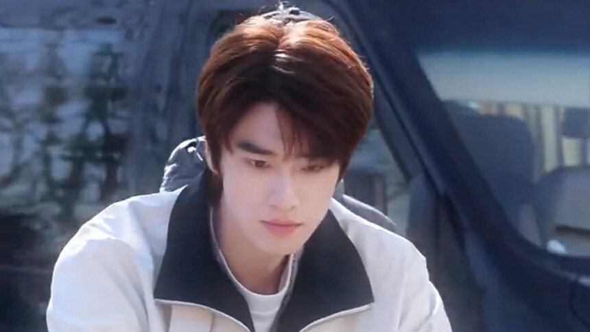 张康乐《交换人生》骑行路透 校园学长林桉氛围感拉满