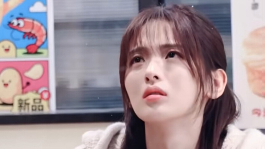 杨超越新剧片场哭戏路透 委屈流泪演技在线