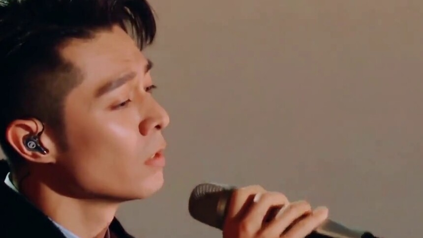 薛凯琪 周柏豪《冷雨夜》心动直拍