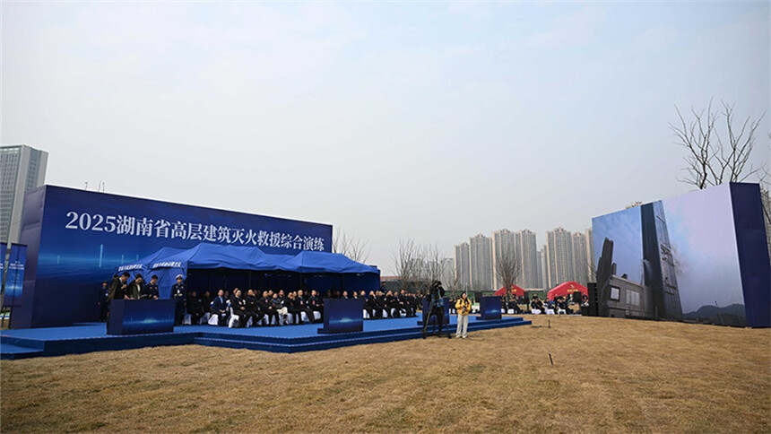 沈晓明 毛伟明观摩全省高层建筑灭火救援综合演练