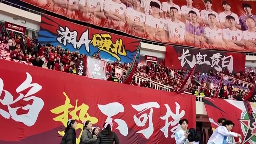 “实力王”PK“流量王” 连线记者曾令鹏：“没输过”遇到“最大黑马” 谁会登上顶峰？