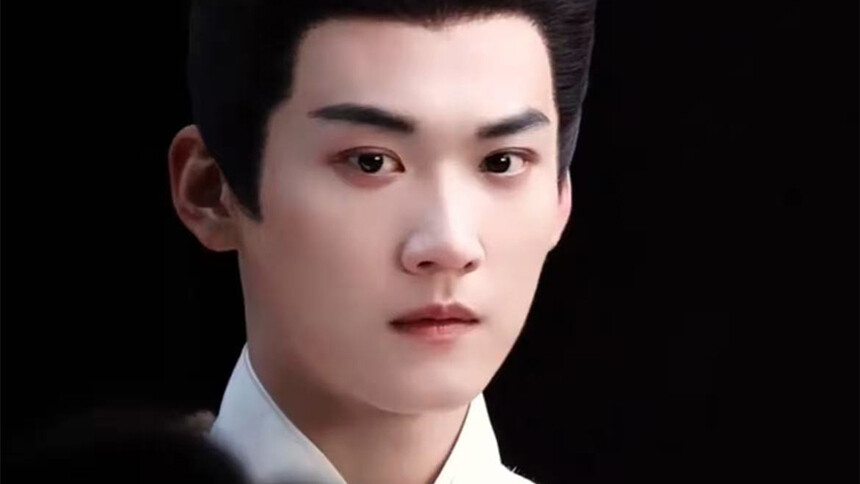 周柯宇《金吾不禁》路透 浅调古装演绎清冷贵公子