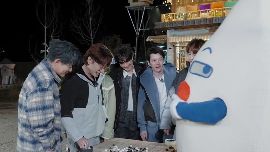 王铮亮五子棋大战厚米