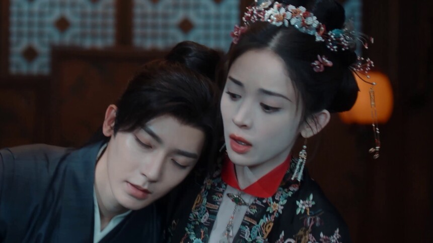 陆江来倒在荣善宝肩头