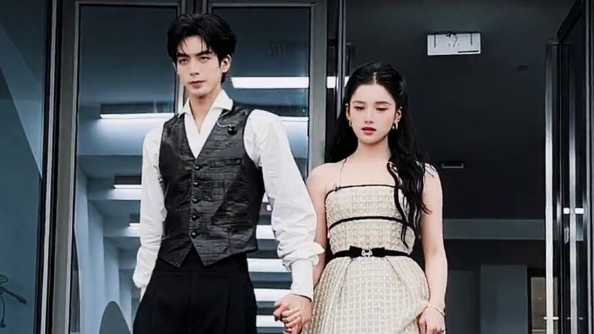 超甜牵手！宋威龙张婧仪共同奔赴新年