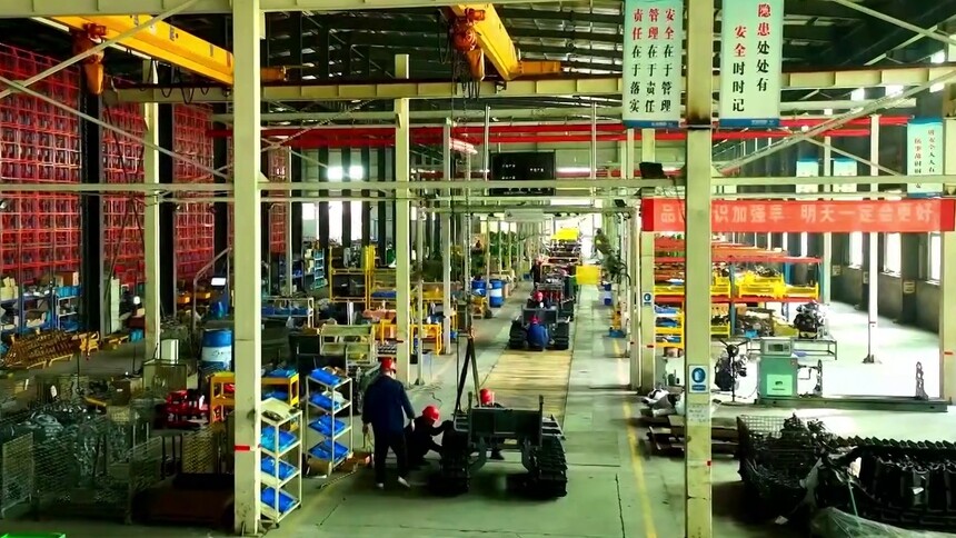 春耕备耕“铁牛”先行 双峰农机产销两旺