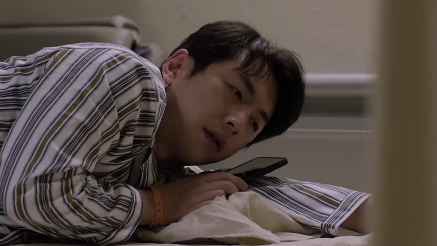 刘梓懿打电话逼问秦文彬发生了什么，秦文彬称还是要保留一点隐私