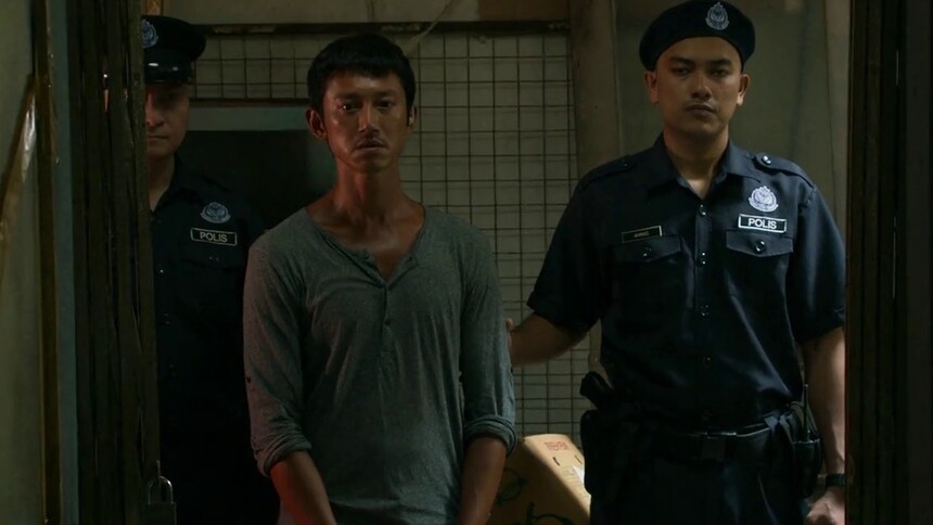 阿邦主动去警局自首