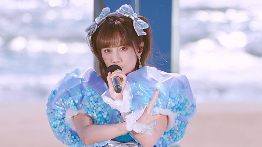 初舞台直拍：李艺彤《钢铁之翼》