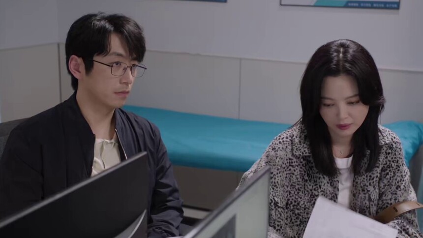 秦文彬和刘梓懿陪刘父看医生 刘父被确诊阿尔茨海默症