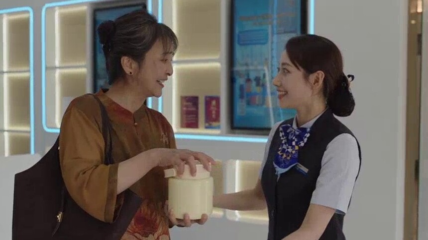 何欢欢妈妈没有边界感直接去相亲女的单位送汤