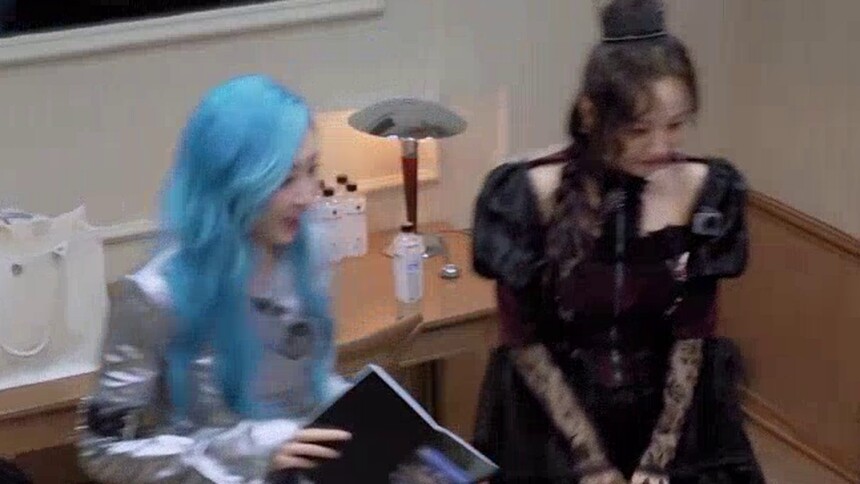 王鸥秒变快乐小手办，杨蓉现场“认亲”！