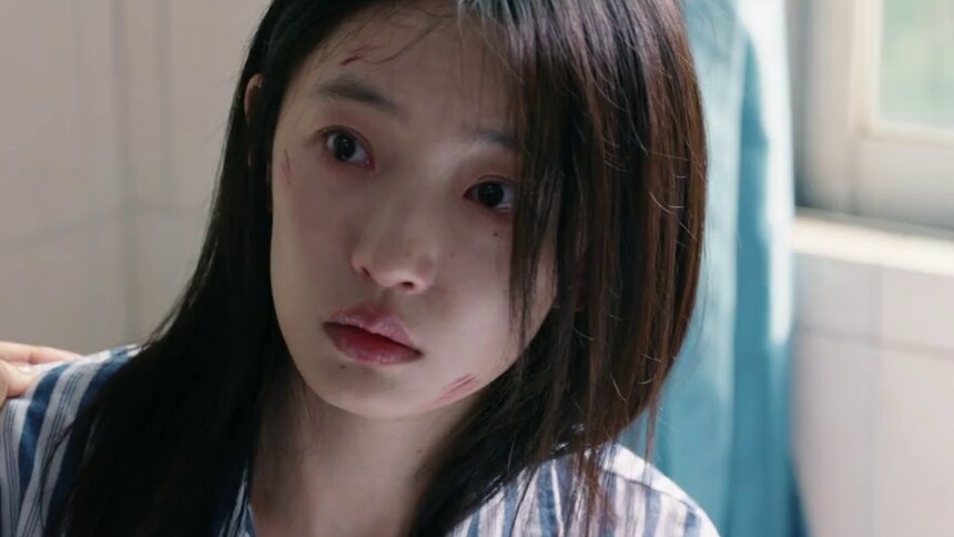 《有你的时光里》第30集看点：王焱全力拯救王灵均生死未卜