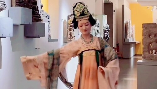 内容创作者：巴黎兜小迅