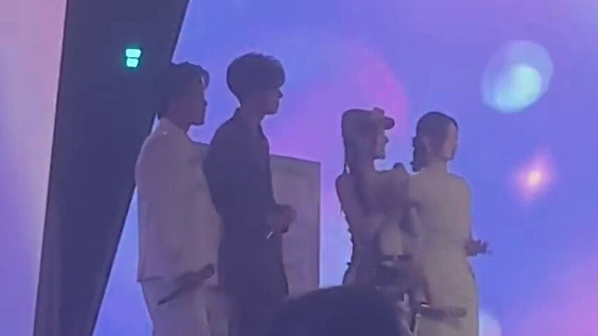 《2025青春芒果夜》动感地带芒果卡晒晒时刻：张予曦 毕雯珺