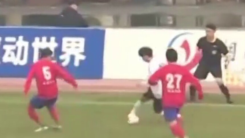 湘潭市“贺岁杯”足球赛1月17日开赛 持续至2月8日 由湘潭市文旅广体局主办 8支县市区及重点单位球队共20场比赛 免费向市民开放