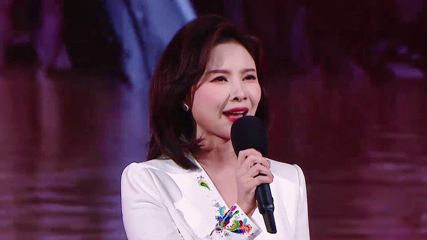 胡丹：与时代同行 为信仰留痕