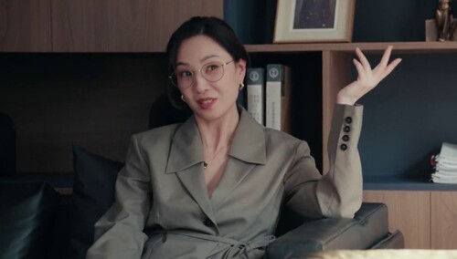 康俊和戴佩琳谈论林小云的野心，现在年轻律师以她为榜样