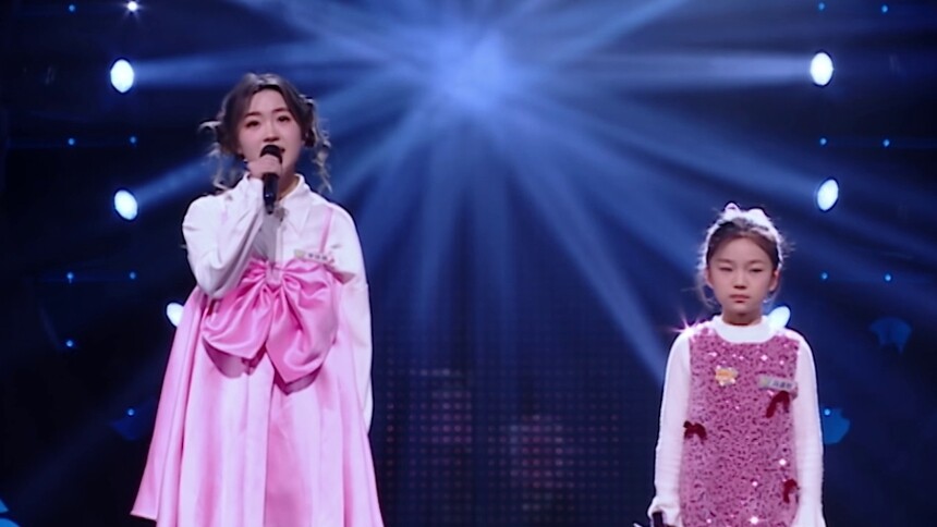李佳蓓&冯清如演唱《我想我是夏天》 把夏天的故事唱给冬天听