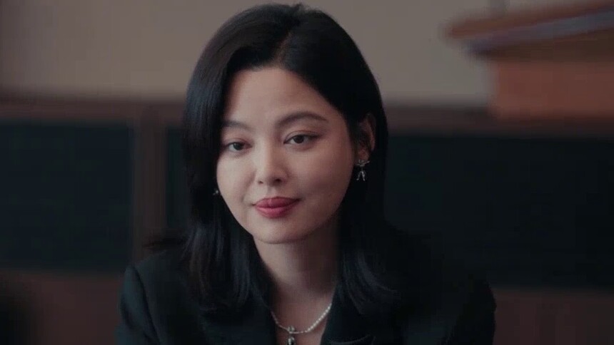 丁科请求唐盈盈帮忙劝说妻子，唐盈盈劝他尊重周亦心的意愿