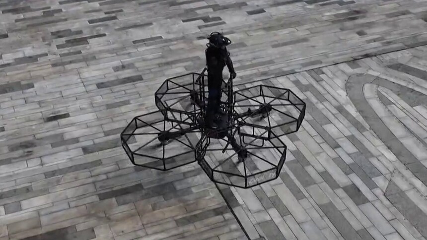 如何操控站立式飞行器冲上云霄？