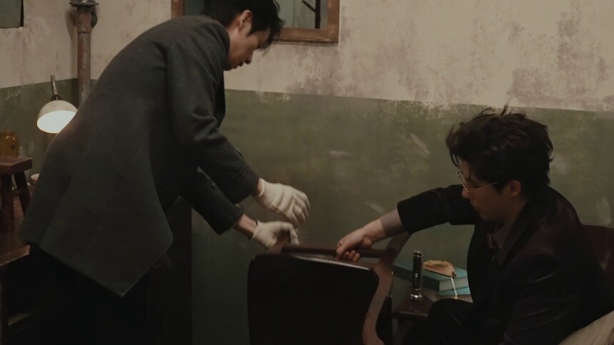 魏大勋王安宇老带新拆家式搜证