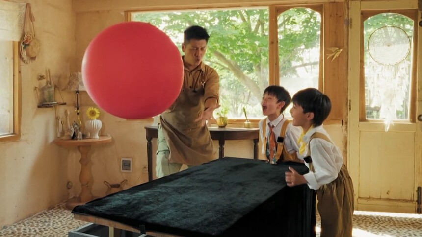 怎么把气球悬浮在空中？