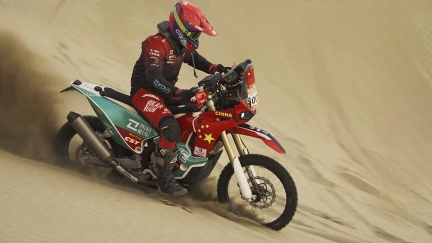 湖南卫视独家追踪20年 那个追车的少年 赢了世界