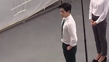 杨洋酷劲十足上演侧脸杀