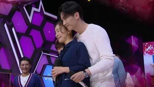 "各种杀"粉红来袭 陈晓"后背杀"吴昕惹怒陈妍希?