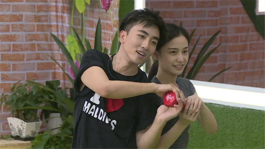 从你的全世界路过!致完美别墅错过的舟奕博姜梓新夫妇