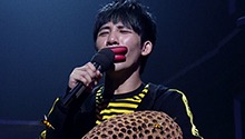 雷佳秀神嗓展示无扩音演唱