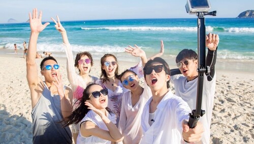 花儿与少年 第三季20170430:阳光沙滩和花少团的美颜更配 - 高清视频