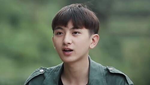 变形计观察室:来自钟福林的真香预定 张展博在家中像tfboys一样受欢迎