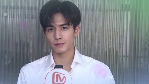 《少年闪光日记》第四十五期：宋威龙呆萌羞涩尽显极致反差萌 开启吐槽模式耿直回应粉丝