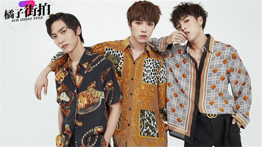 【橘子街拍】陆定昊林超泽姜京佐小动作超圈粉 摸头耍帅还wink-生活