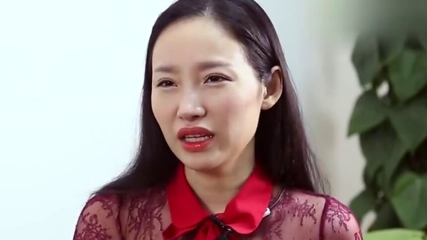 "情感教主"ayawawa发布不当言论 微博被禁言6个月