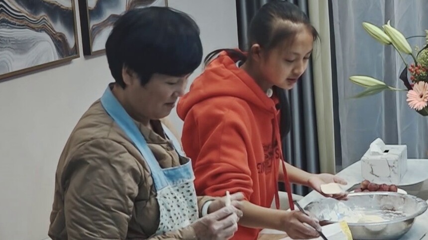 变形计会员plus版第2期刘晓雨包饺子其乐融融黄敬冉开启疯狂吐槽模式