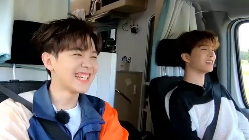 范丞丞尤长靖"黑咖"组合斗嘴日常 ,范丞丞打尤vs尤长靖吃范 这是什么