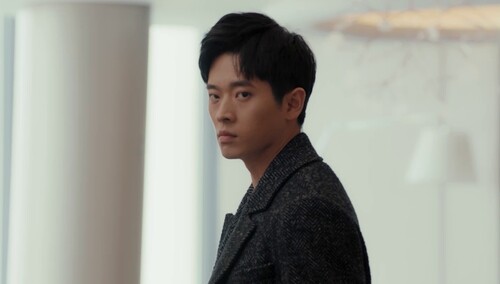 白总眼睛变蓝00:35白敬宇暖心下厨遇困境00:37原来我们连朋友都不是